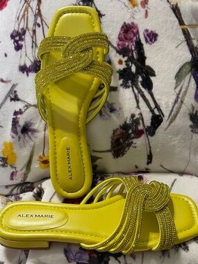 Alex Marie Bright Green sparkle sandal Sz 9.5